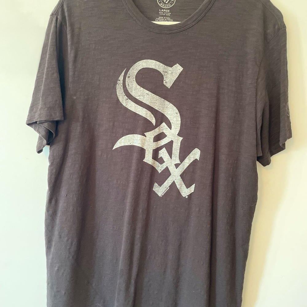 Men’s Distressed Gray Chicago White Sox t-shirt - Large